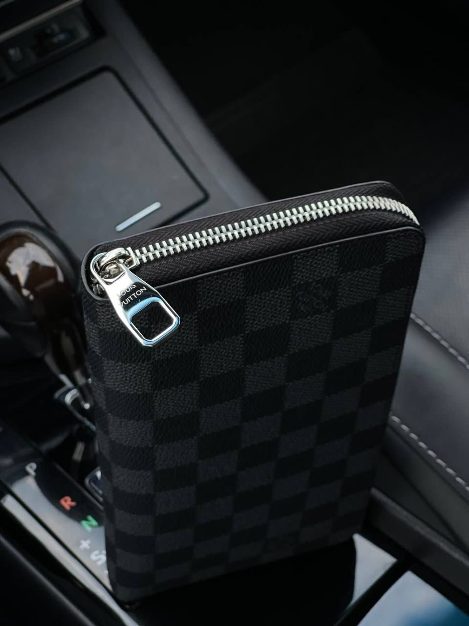МУЖСКОЙ КАРТХОЛДЕР LOUIS VUITTON детальное фото