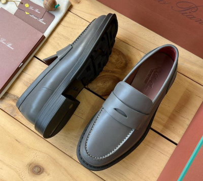 МУЖСКИЕ ЛОФЕРЫ LORO PIANA фото