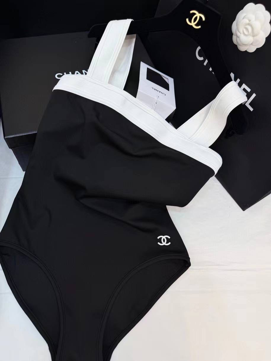 КУПАЛЬНИК CHANEL детальное фото