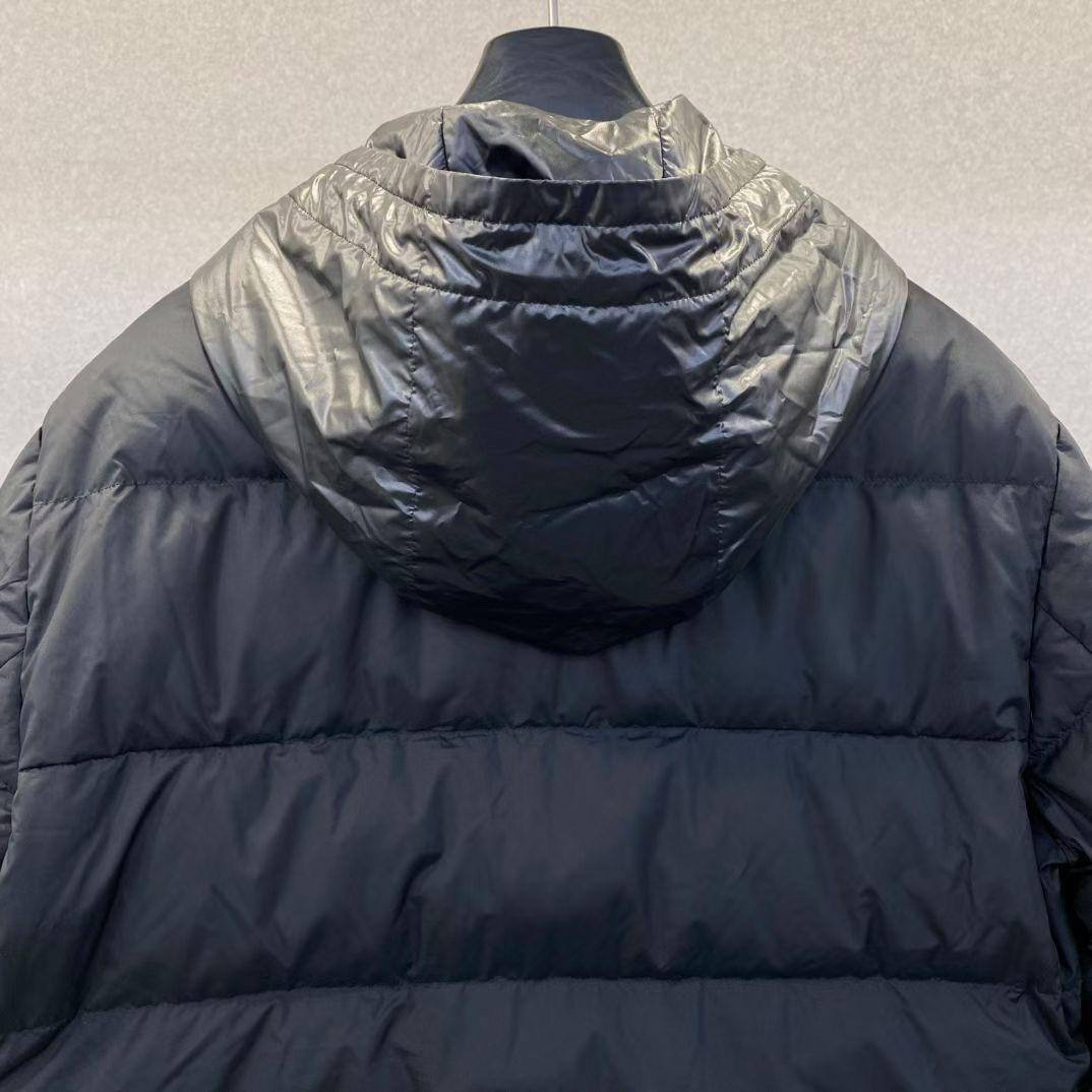 МУЖСКАЯ КУРТКА MONCLER детальное фото