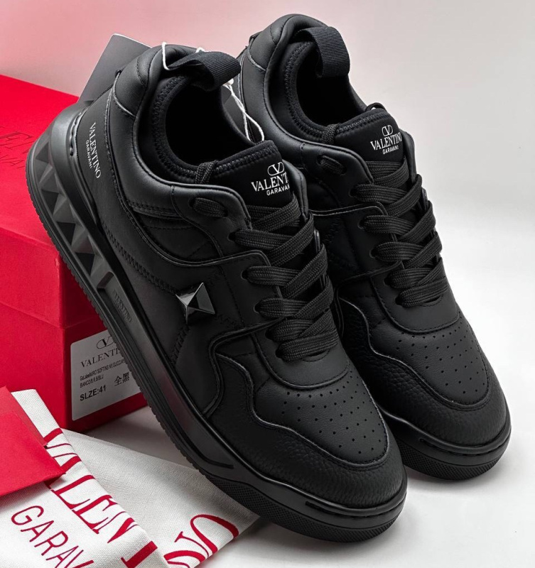 МУЖСКИЕ КРОССОВКИ VALENTINO фото