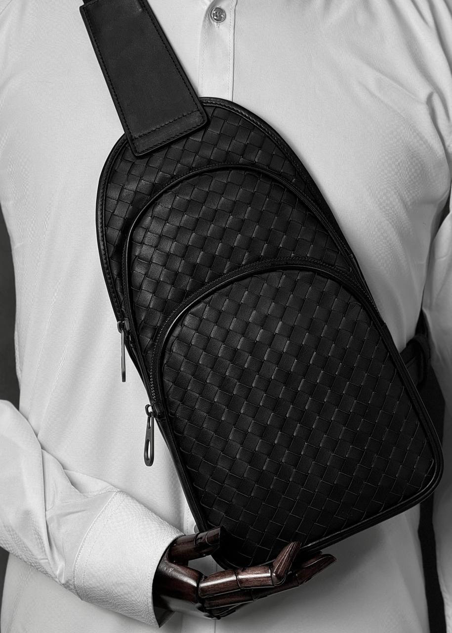 МУЖСКАЯ СУМКА СЛИНГ BOTTEGA VENETA детальное фото
