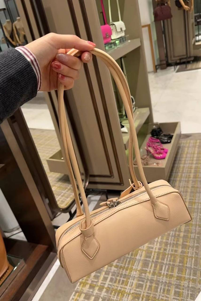 СУМКА ALAIA детальное фото