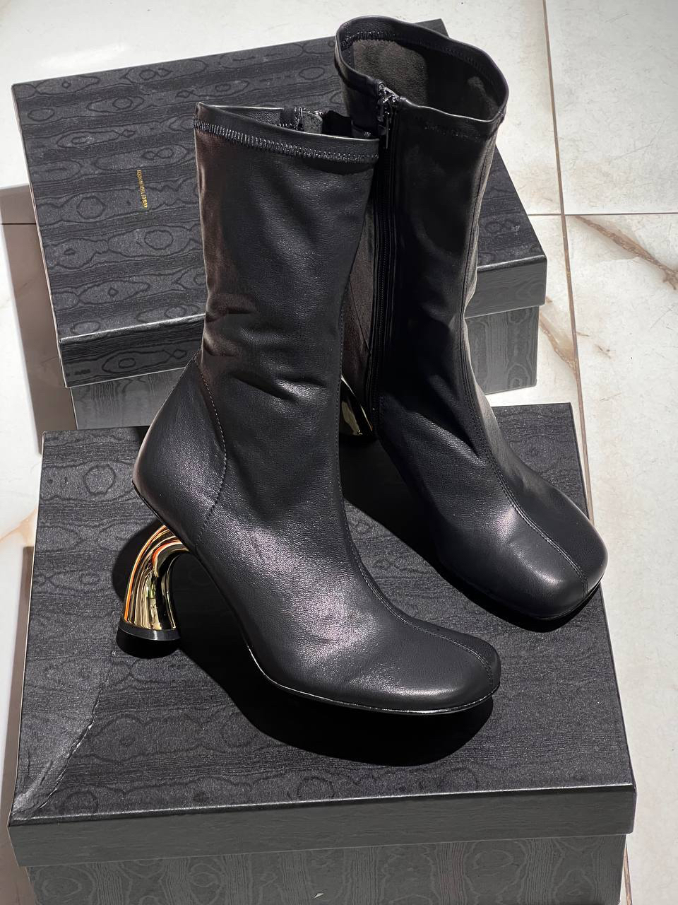 БОТИЛЬОНЫ DRIES VAN детальное фото