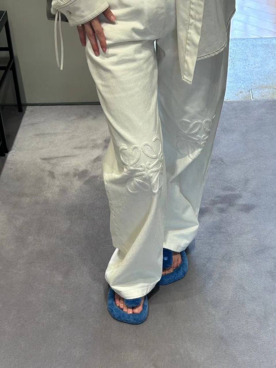 ДЖИНСЫ LOEWE детальное фото