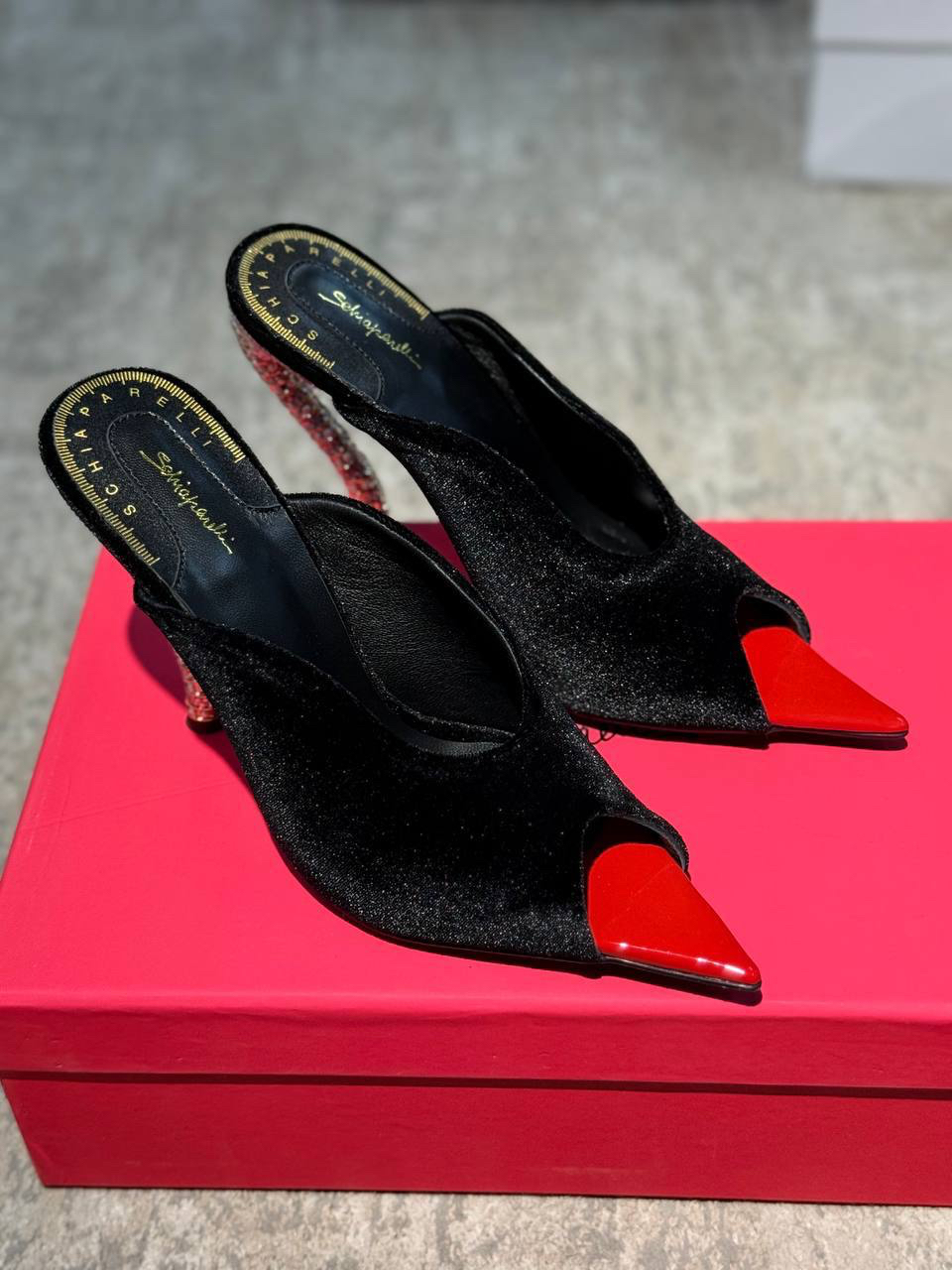ТУФЛИ SCHIAPARELLI детальное фото