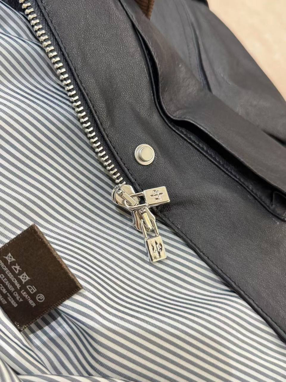 КУРТКА LORO PIANA детальное фото