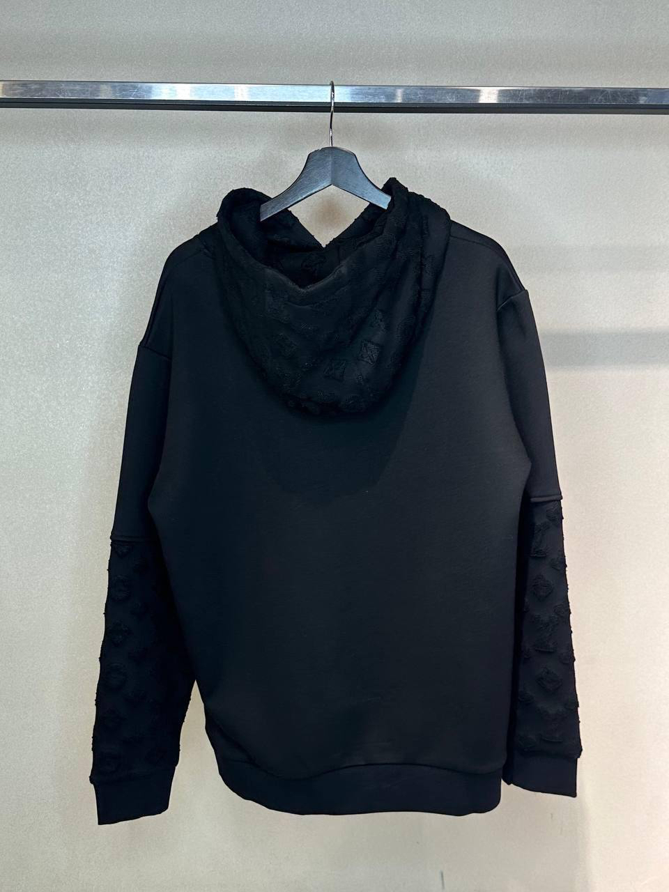 МУЖСКОЙ КОСТЮМ LOUIS VUITTON детальное фото