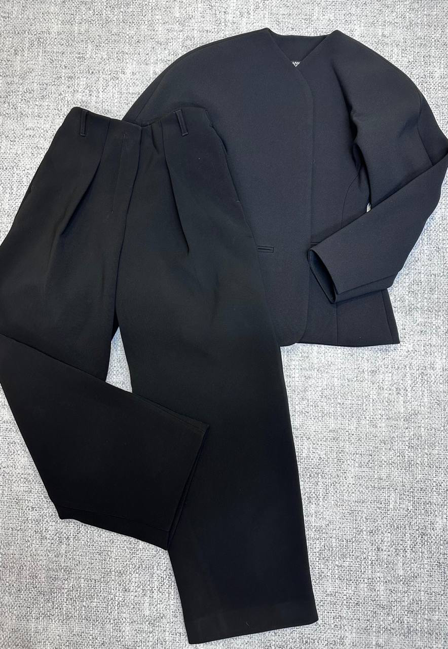 КОСТЮМ JACQUEMUS детальное фото