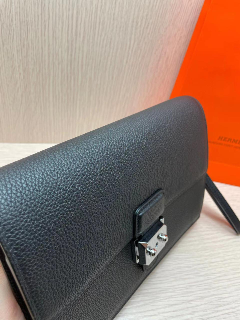 МУЖСКОЙ КЛАТЧ HERMES детальное фото
