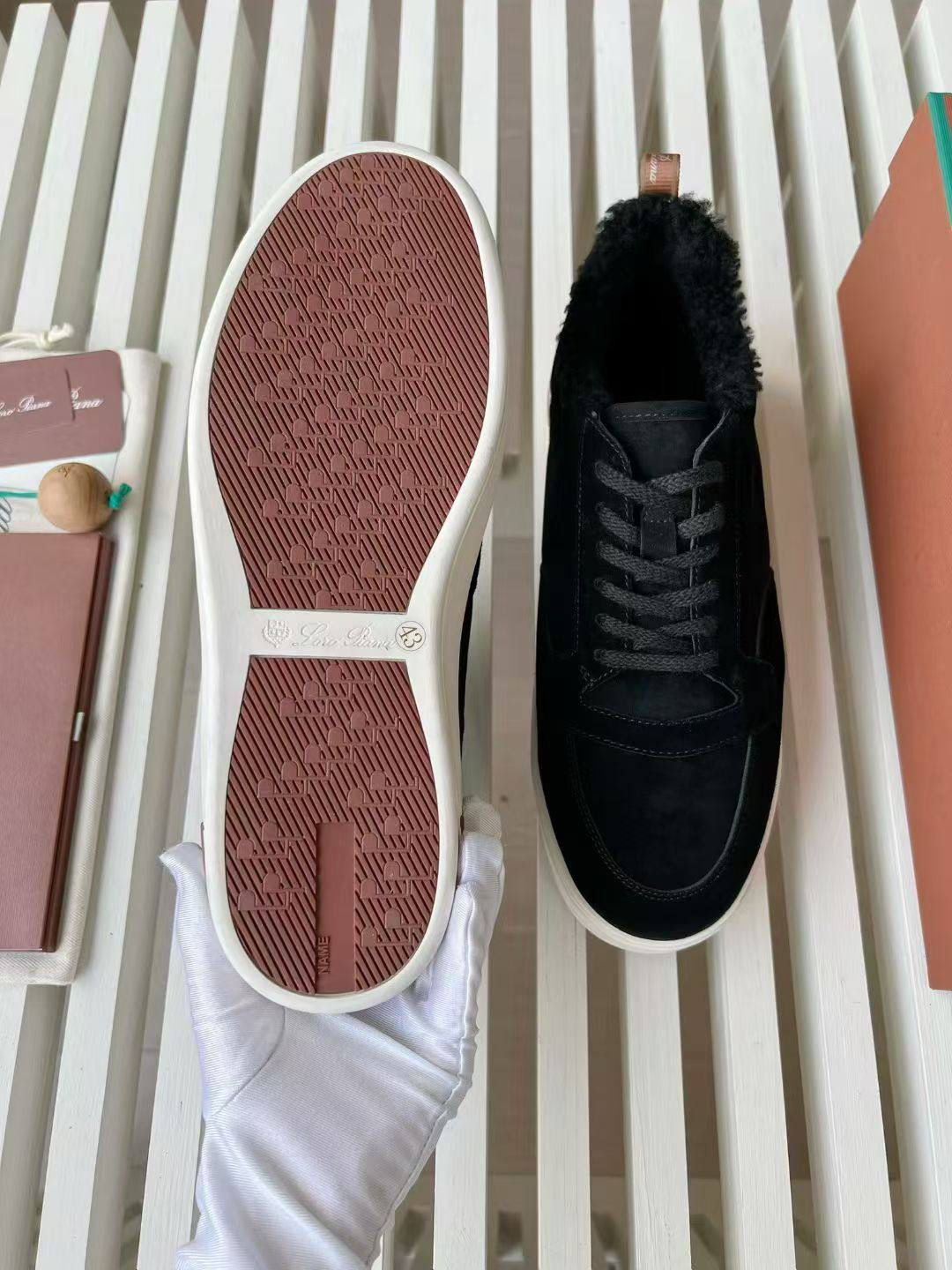 МУЖСКИЕ КЕДЫ LORO PIANA детальное фото