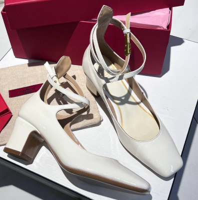 ТУФЛИ VALENTINO фото