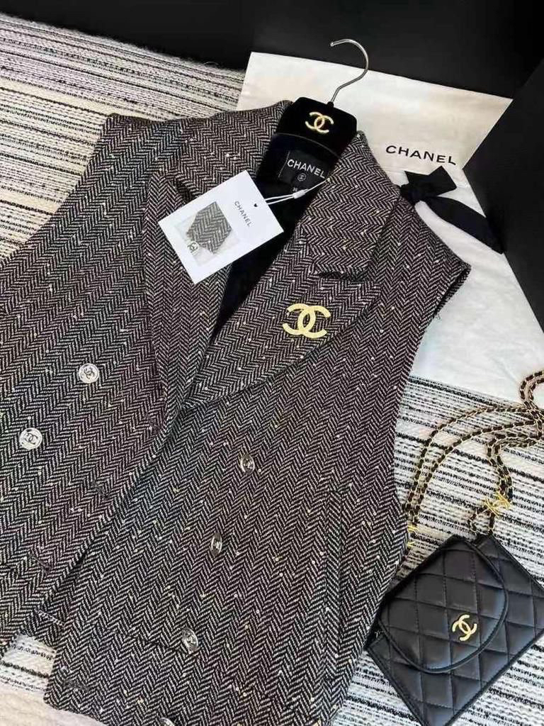 ЖИЛЕТ CHANEL детальное фото