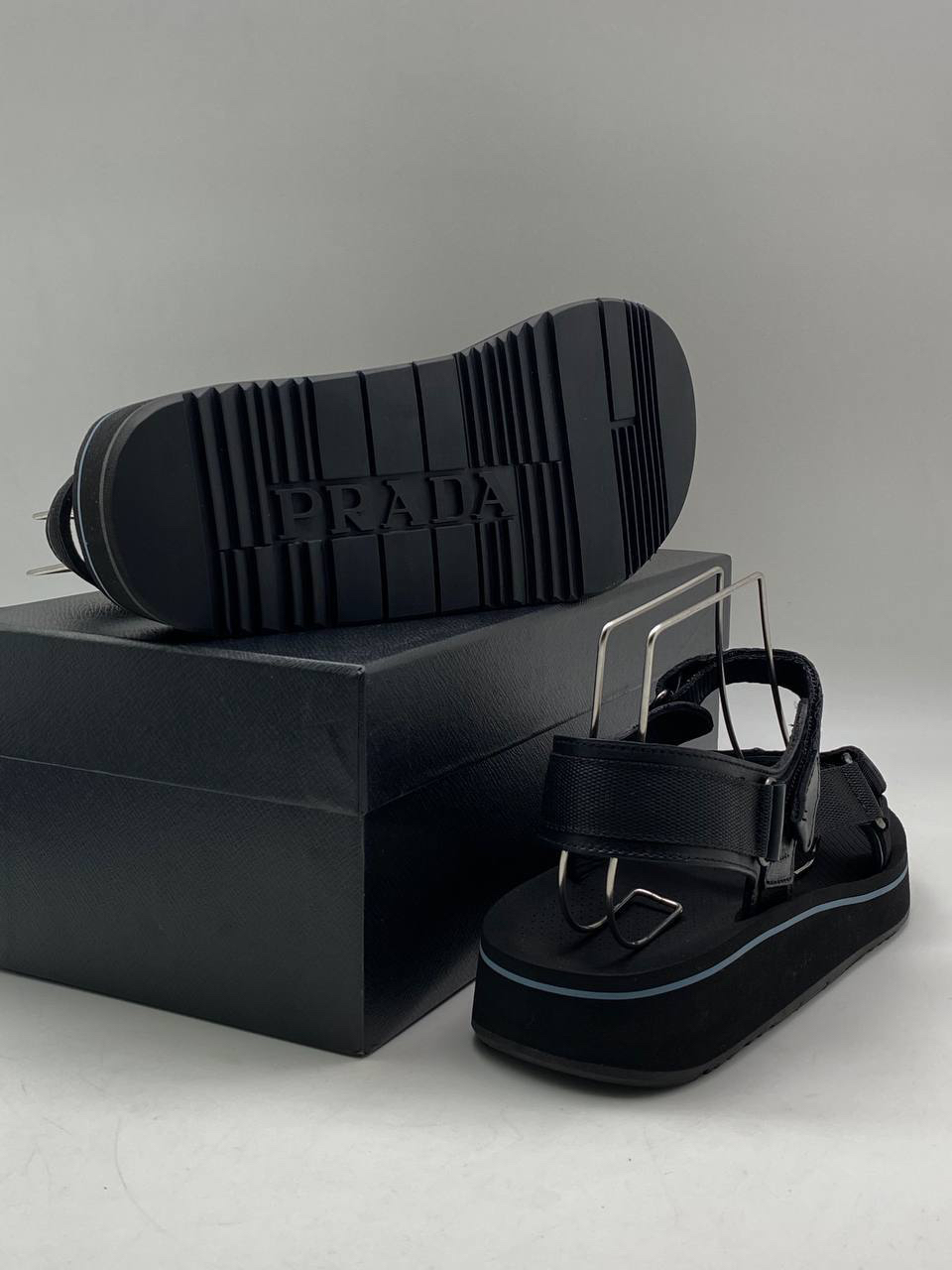 МУЖСКИЕ САНДАЛИИ PRADA детальное фото