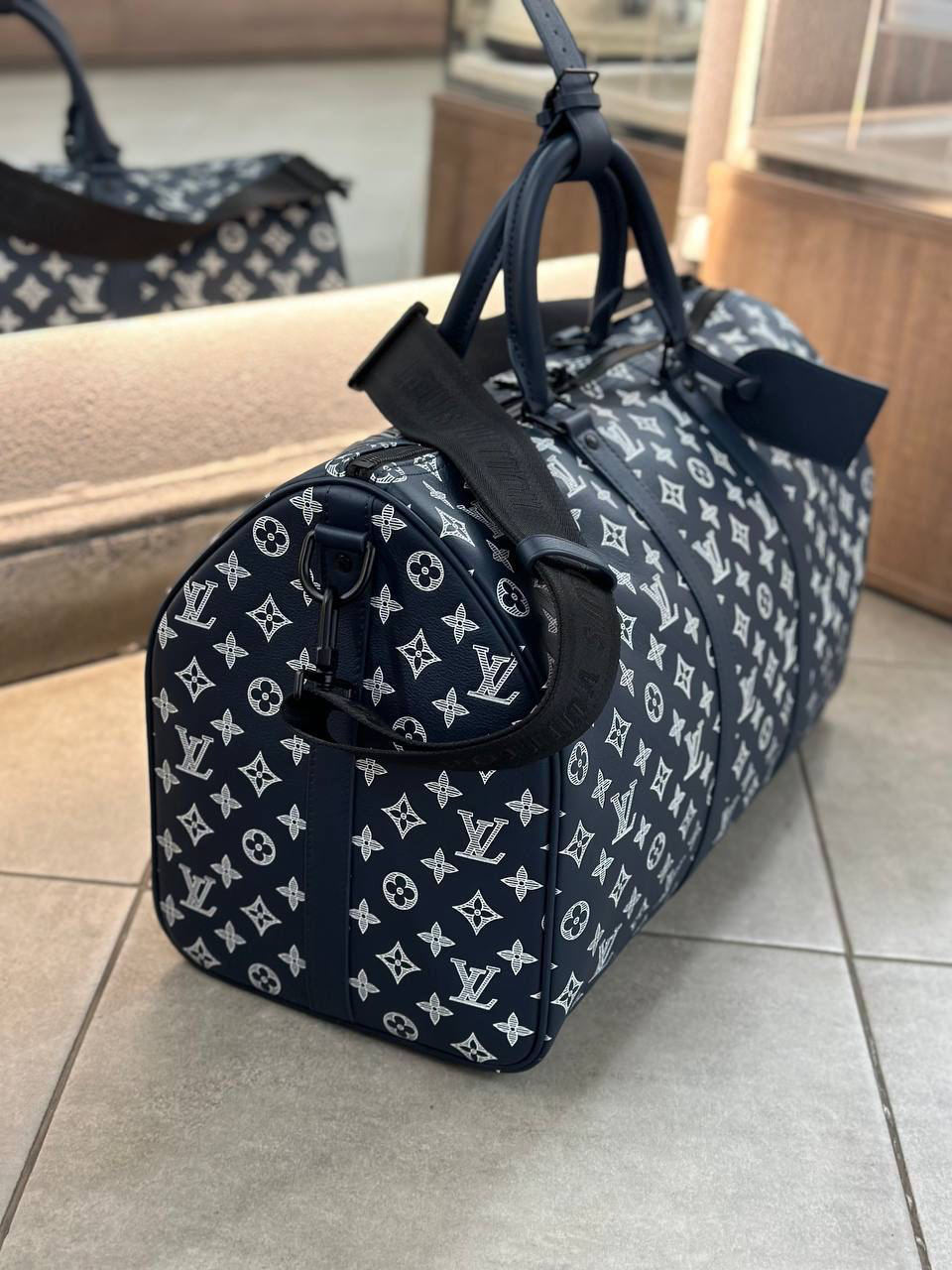 ДОРОЖНАЯ СУМКА LOUIS VUITTON детальное фото