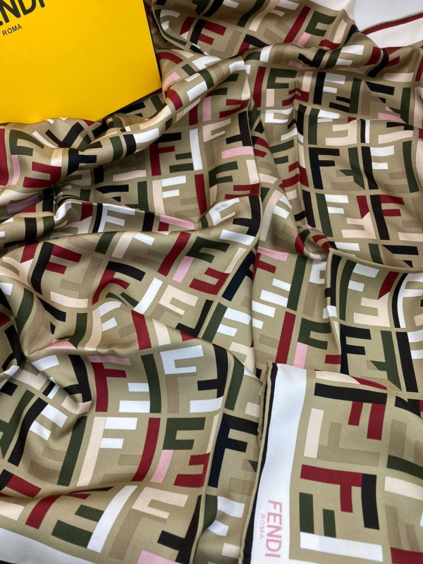 ПЛАТОК FENDI фото