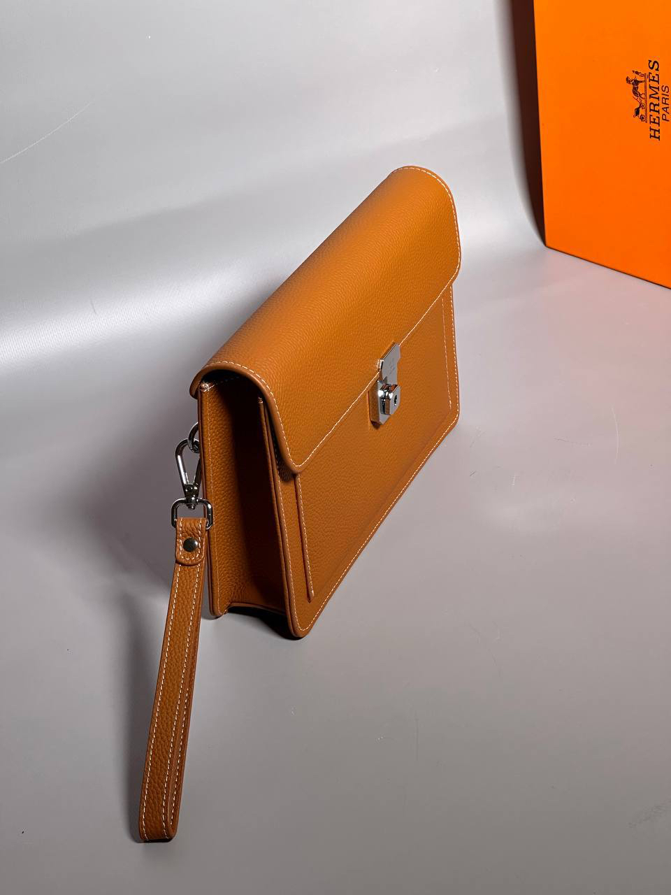 МУЖСКОЙ КЛАТЧ HERMES детальное фото