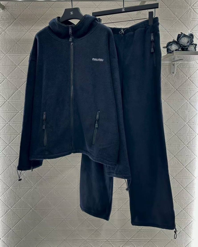 КОСТЮМ MIU MIU фото