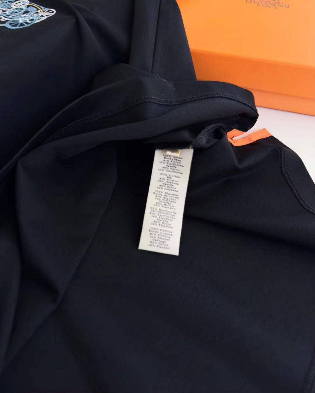 МУЖСКАЯ ФУТБОЛКА HERMES детальное фото