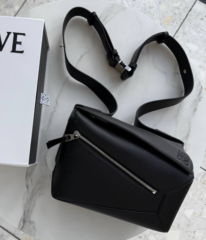 СУМКА МЕССЕНДЖЕР LOEWE фото