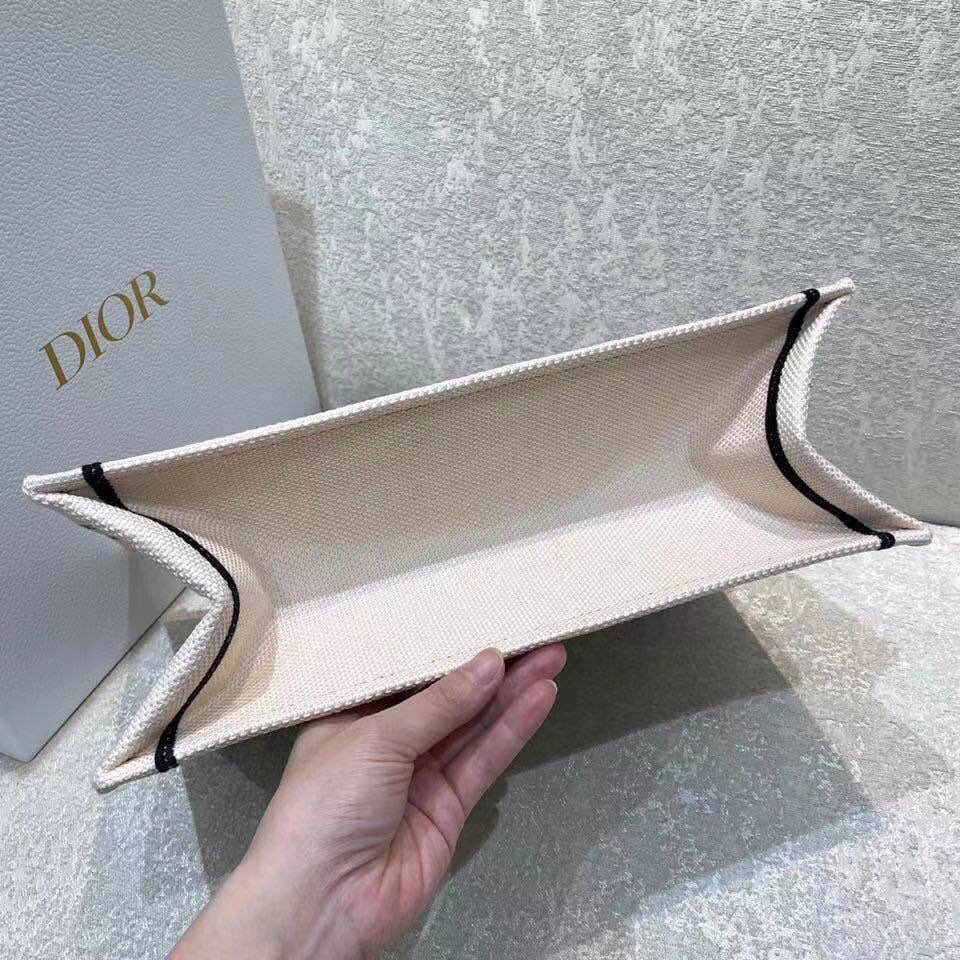 СУМКА CHRISTIAN DIOR BOOK 41 детальное фото