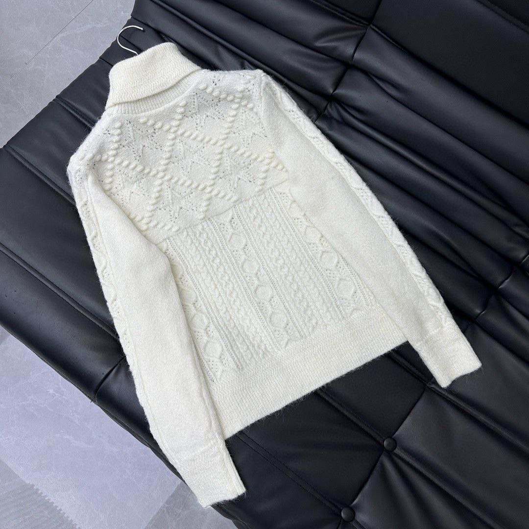 СВИТЕР CHANEL детальное фото