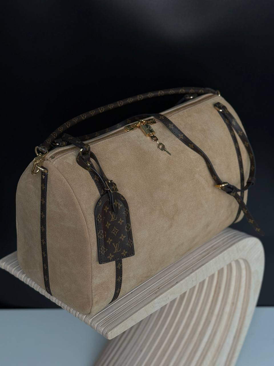 СУМКА LOUIS VUITTON детальное фото