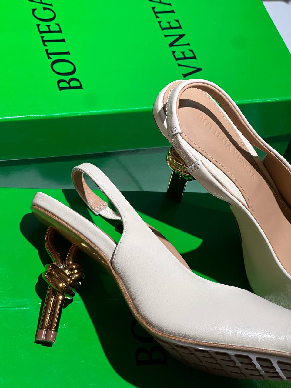 БОСОНОЖКИ BOTTEGA VENETA детальное фото