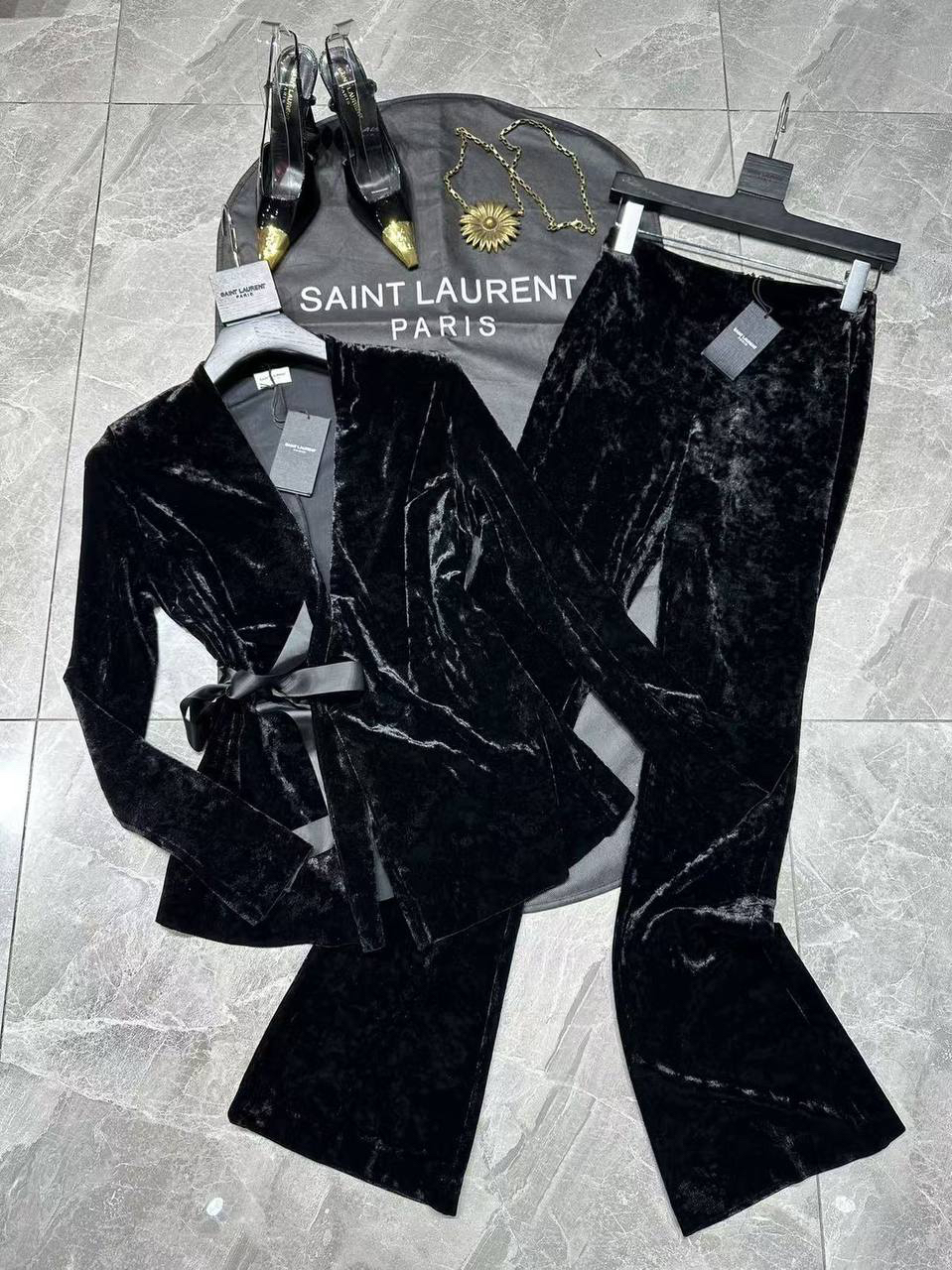 КОСТЮМ SAINT LAURENT детальное фото