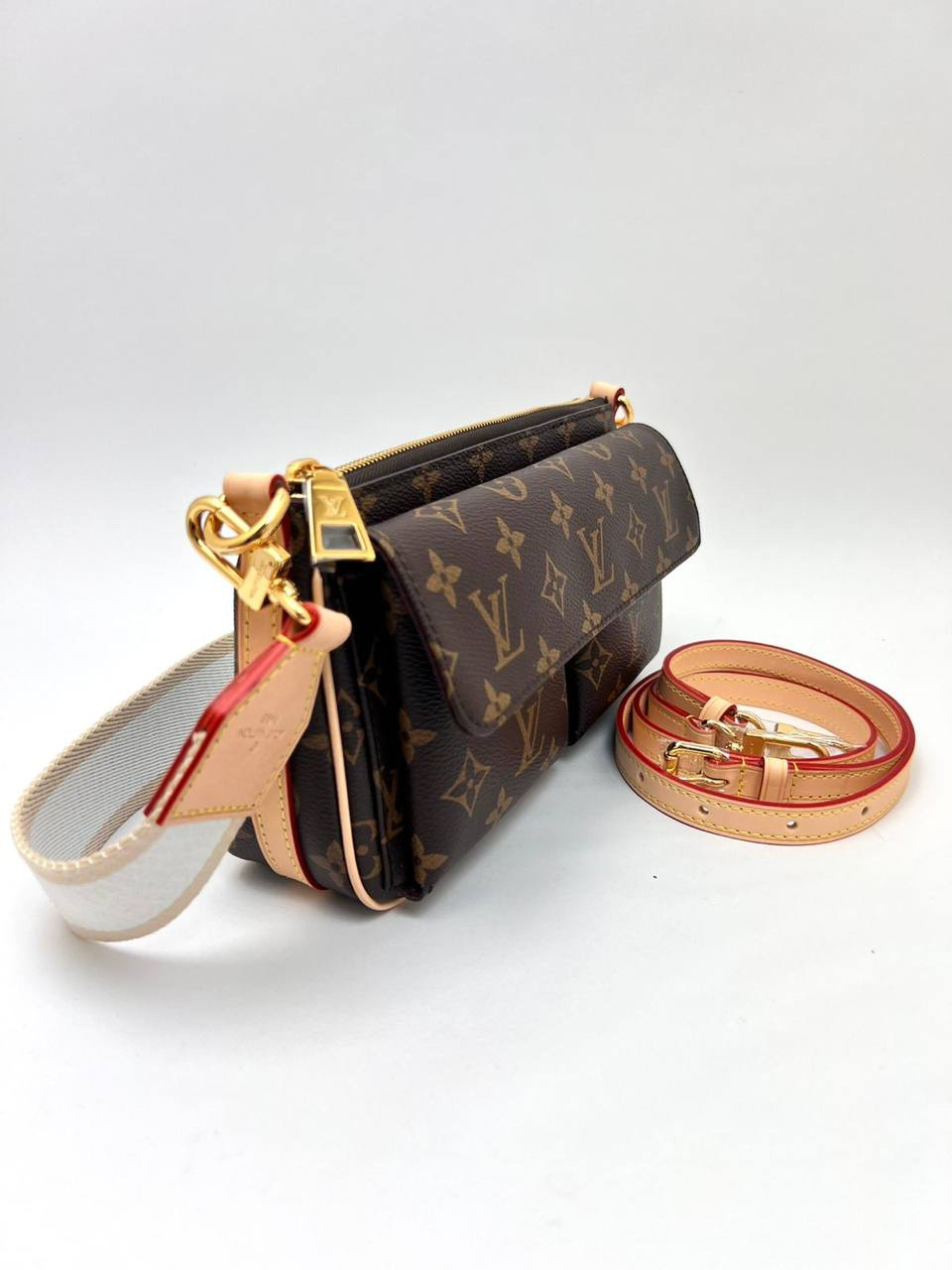 СУМКА LOUIS VUITTON детальное фото