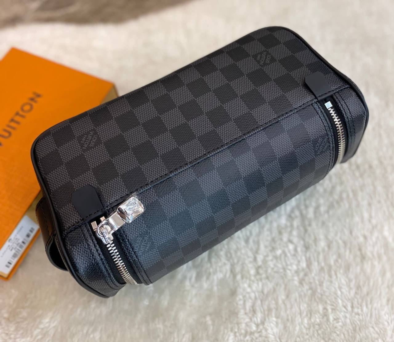 МУЖСКОЙ НЕСЕССЕР КОСМЕТИЧКА LOUIS VUITTON детальное фото