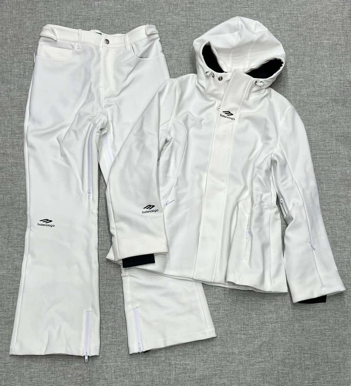 КОСТЮМ BALENCIAGA детальное фото