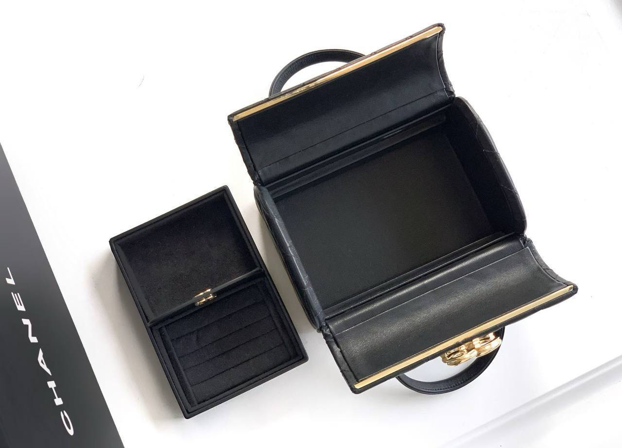 СУМКА ШКАТУЛКА CHANEL детальное фото