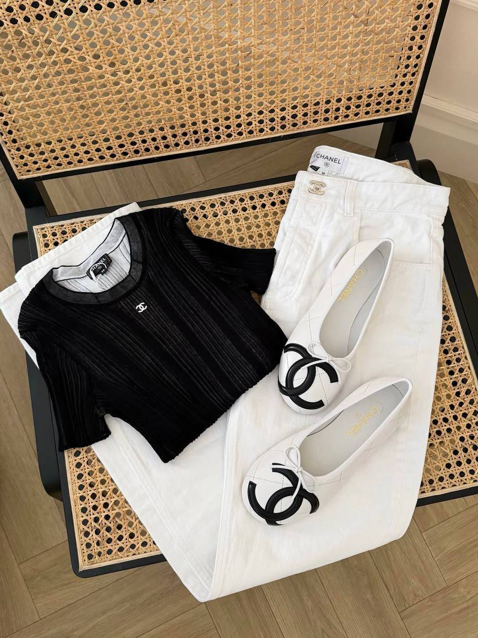 ФУТБОЛКА CHANEL детальное фото