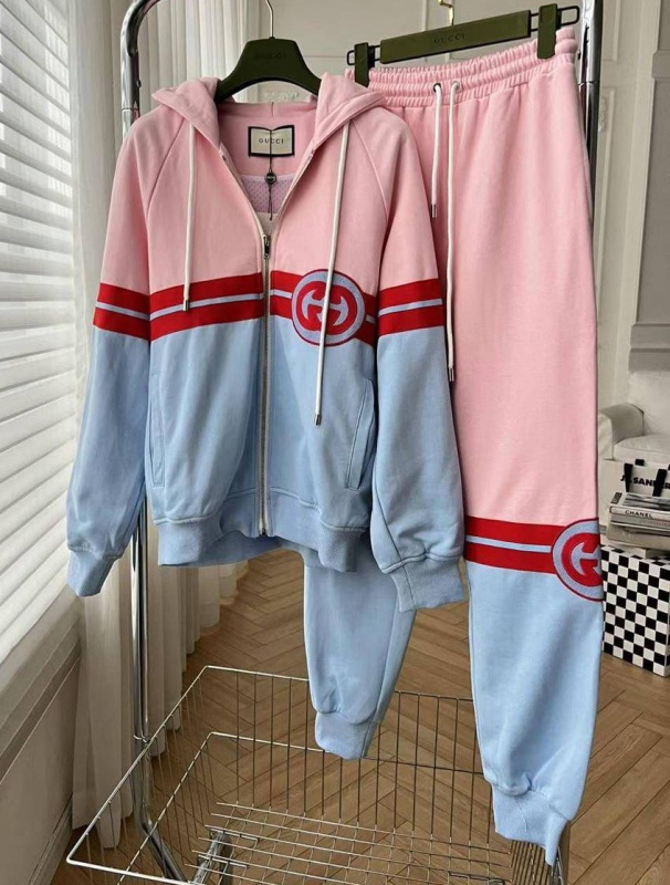 КОСТЮМ GUCCI фото