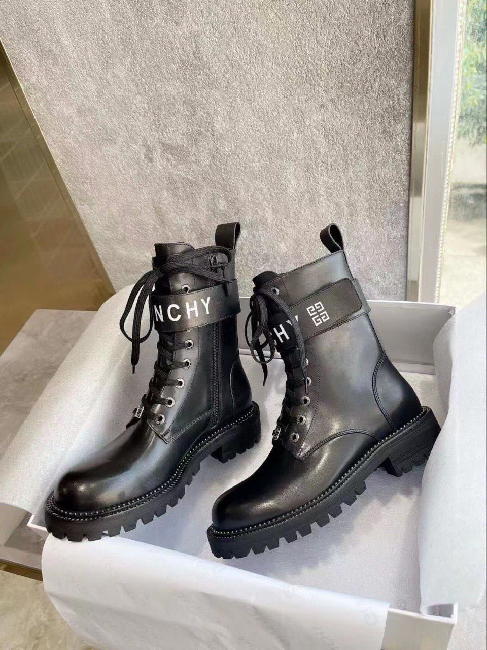 БОТИНКИ GIVENCHY детальное фото