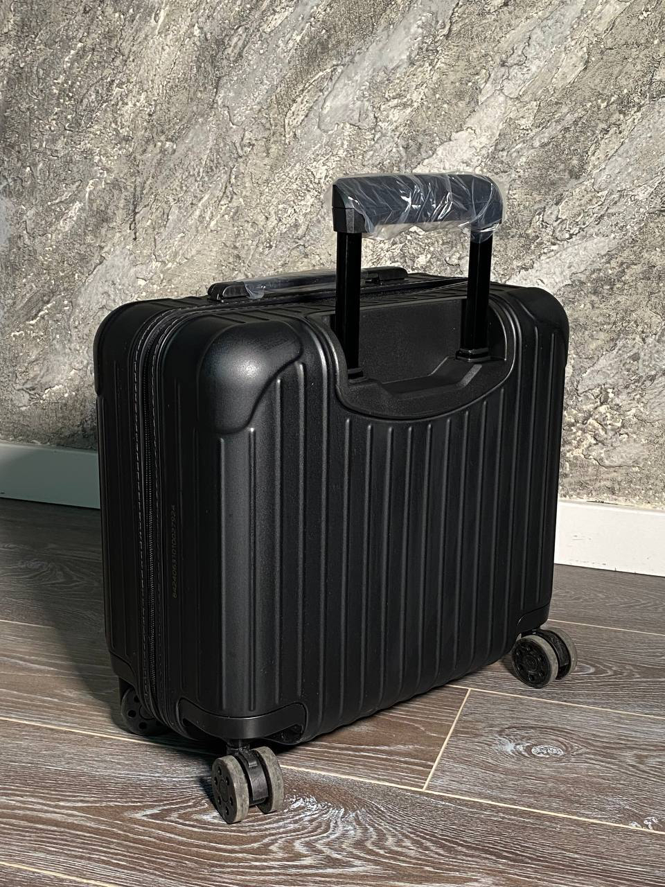 ЧЕМОДАН RIMOWA детальное фото