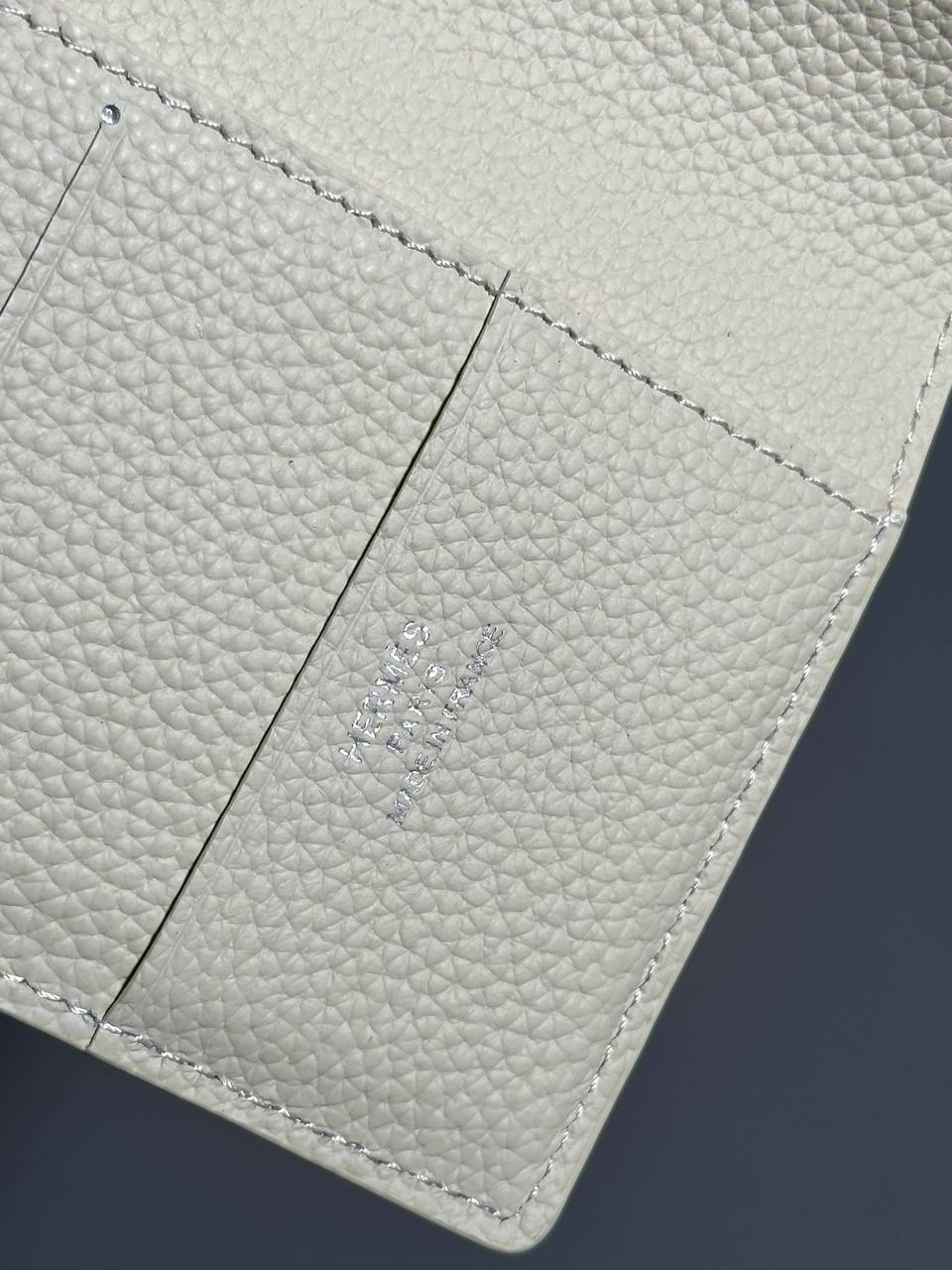 ОБЛОЖКА НА ПАСПОРТ HERMES детальное фото
