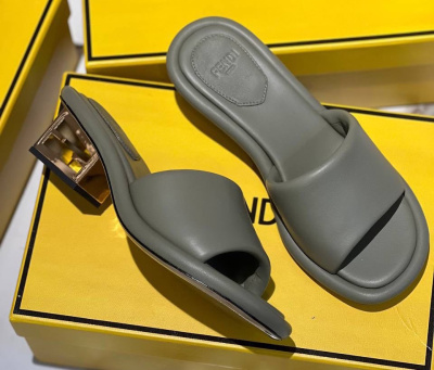 ШЛЕПКИ FENDI фото