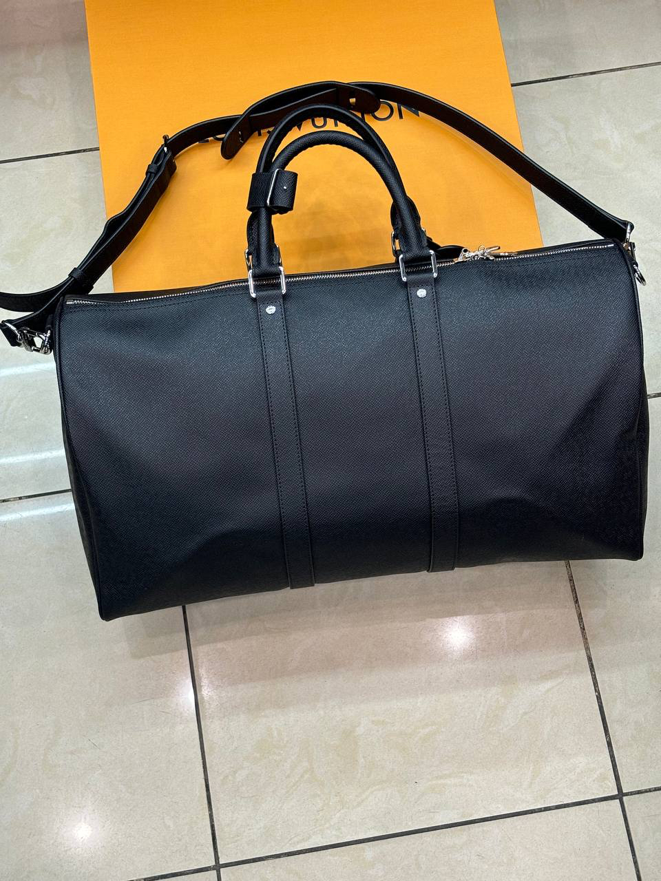 ДОРОЖНАЯ СУМКА LOUIS VUITTON детальное фото