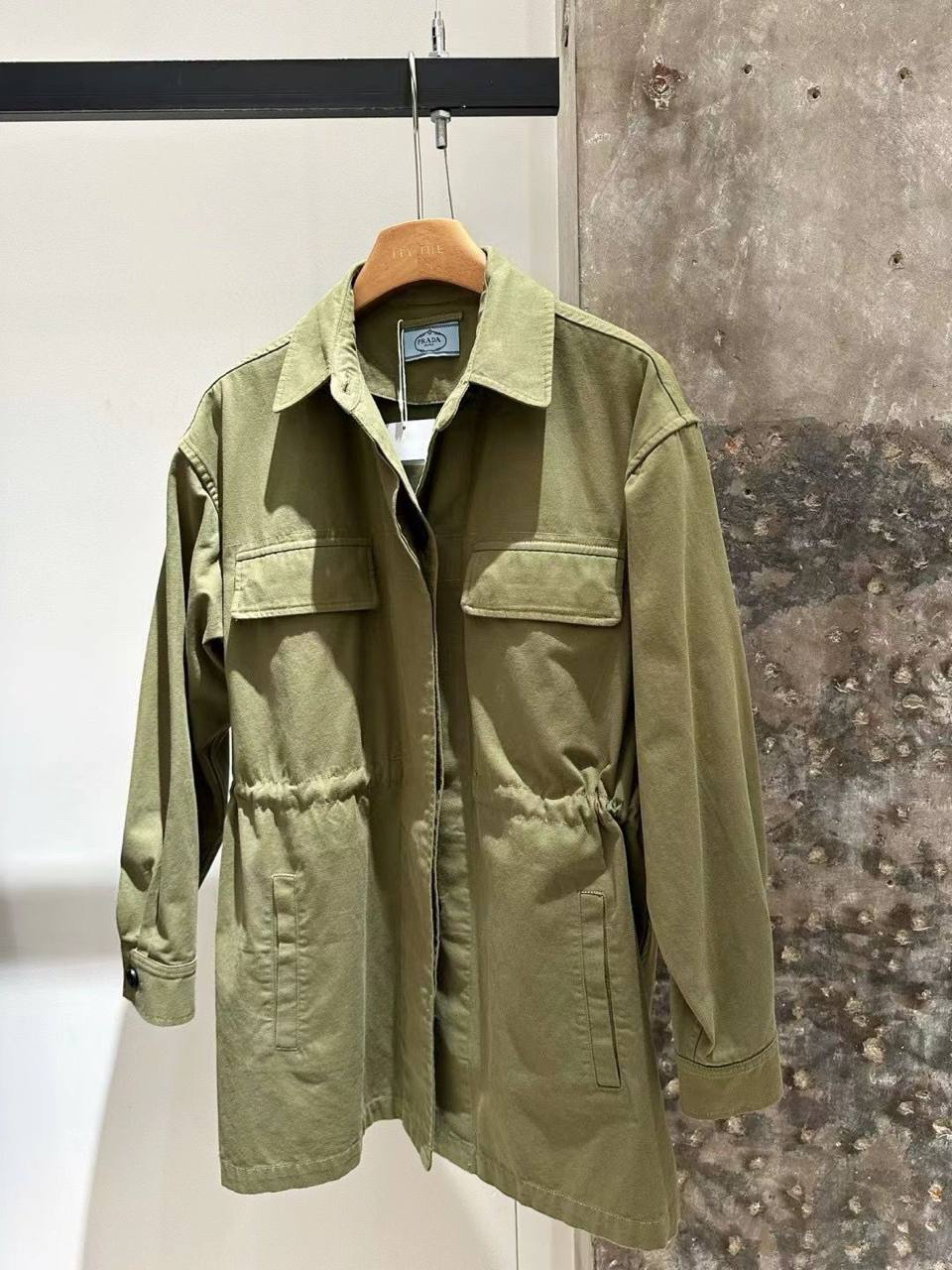 КУРТКА PRADA детальное фото