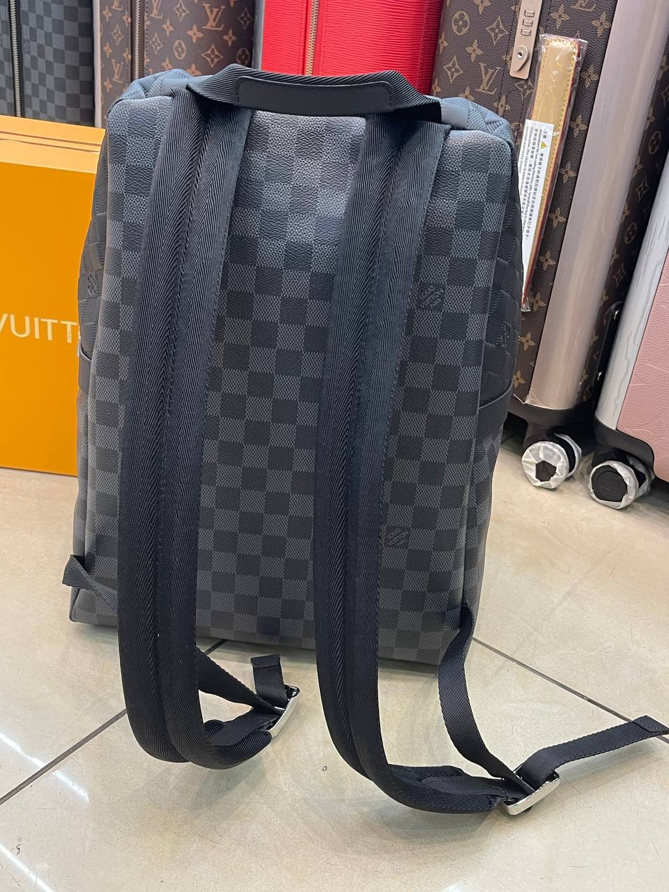 МУЖСКОЙ РЮКЗАК LOUIS VUITTON детальное фото