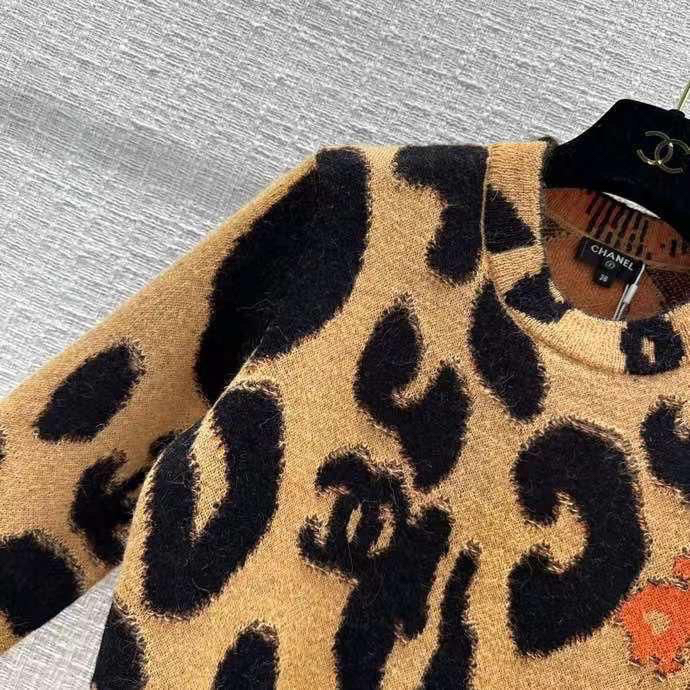 СВИТЕР CHANEL детальное фото