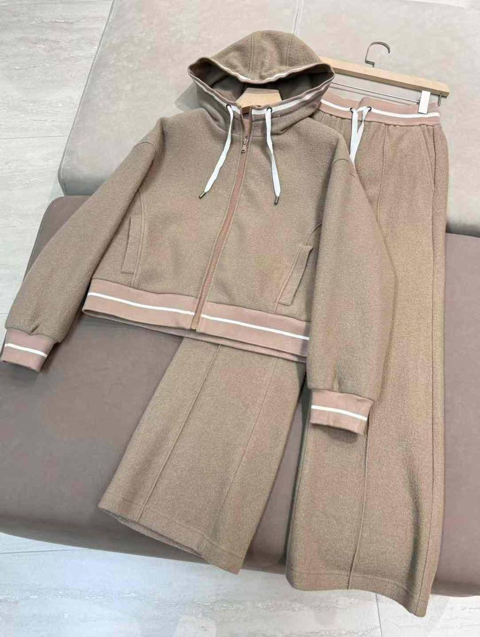КОСТЮМ BRUNELLO CUCINELLI детальное фото