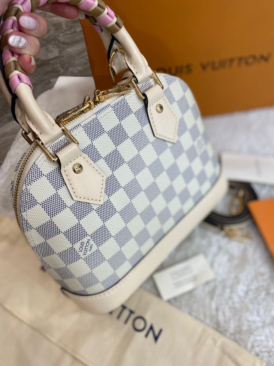 СУМКА LOUIS VUITTON детальное фото