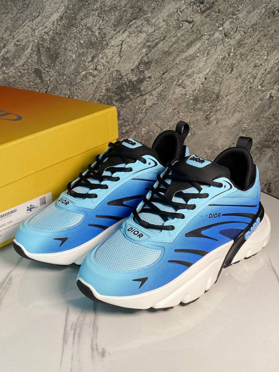 МУЖСКИЕ КРОССОВКИ CHRISTIAN DIOR детальное фото