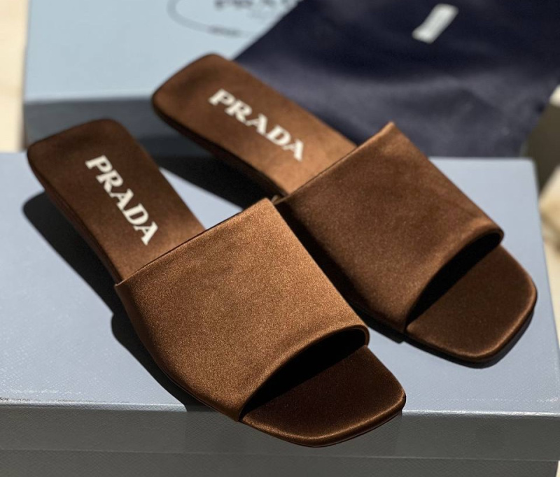 ШЛЕПКИ PRADA фото