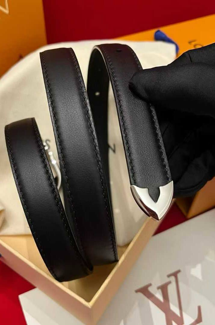 ЖЕНСКИЙ РЕМЕНЬ LOUIS VUITTON детальное фото