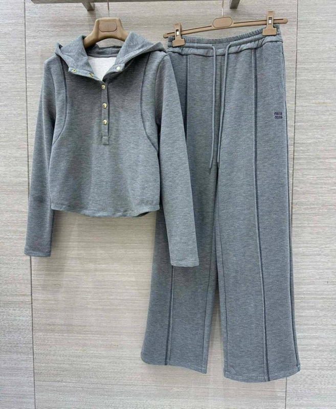 КОСТЮМ MIU MIU фото