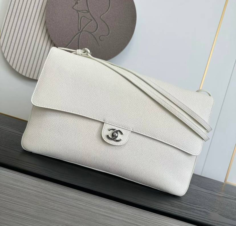 СУМКА CHANEL MAXI FLAP фото